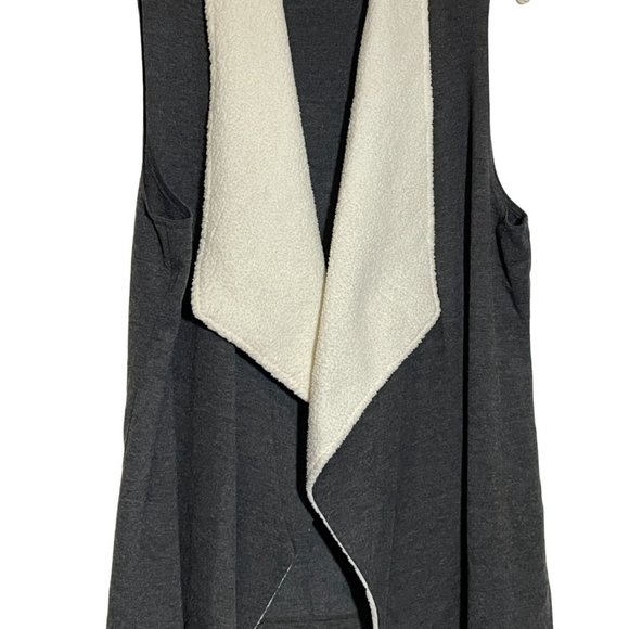 New Directions Open Front Gray Cream Sherpa Vest Size M - Picture 2 of 5